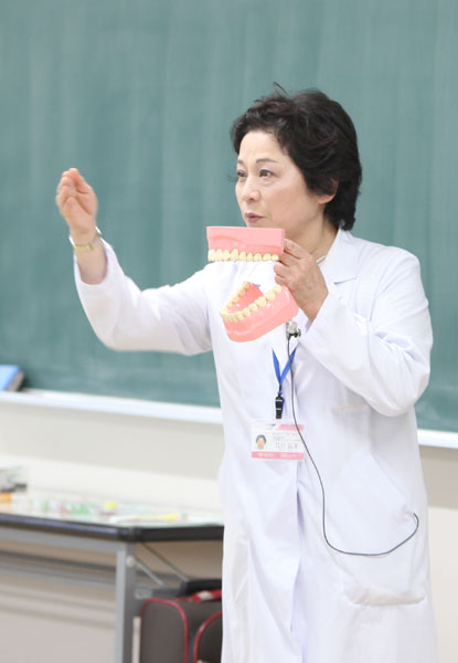 新着情報江川広子教授、平澤明美講師が短期大学教育功労者表彰を受賞しました